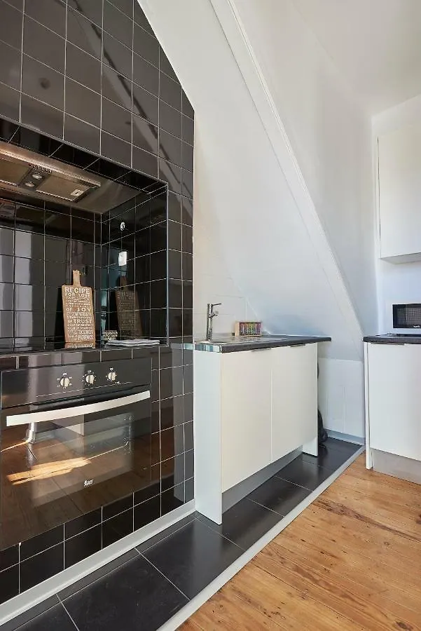 Charming Apartment Em Belem-Books And Canvas Lisboa 0*,  Portugal